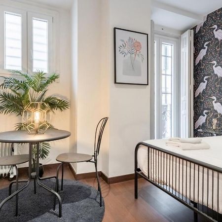 2 Bedrooms 2 Bathrooms Furnished - Malasana - Bright Stylish - Mintystay Madrid Exterior photo