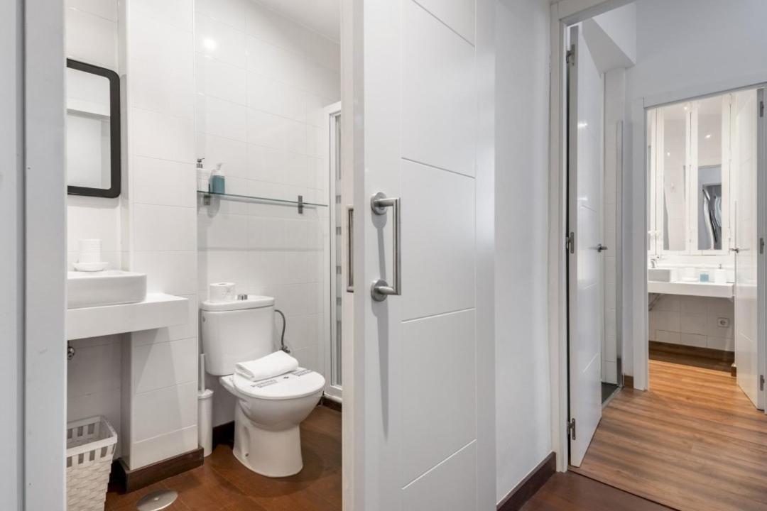 2 Bedrooms 2 Bathrooms Furnished - Malasana - Bright Stylish - Mintystay Madrid Exterior photo